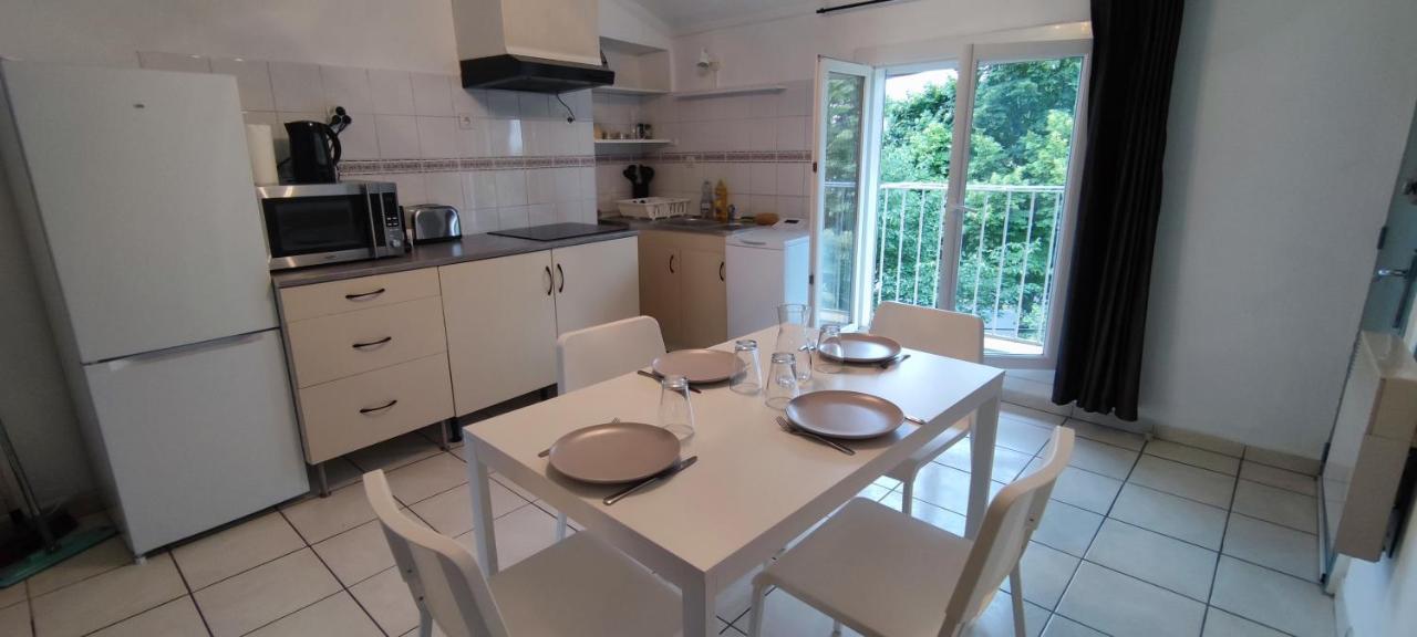 Appartement 45 M² Proche Du Centre Ville 류넬 외부 사진